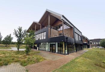 Location bureaux - Proche métro et autoroutes  à Villeneuve-d'Ascq - 59491