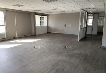 Location bureaux - Proche A86, A15, RER C et Tram T1  à Villeneuve-la-Garenne - 92390