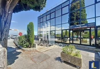 Location bureaux - Proche RN7 et transports  à Villeneuve-Loubet - 06270