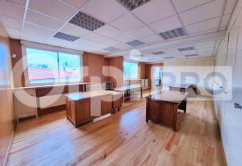 Location bureaux à - Proche gare SNCF  à Villers-Cotterêts - 02600