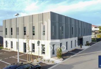 Location bureaux - Proche aéroport Marseille Provence, gare TGV et autoroutes  à Vitrolles - 13127