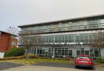 Location bureau Voisins-le-Bretonneux (78960) - 986 m²