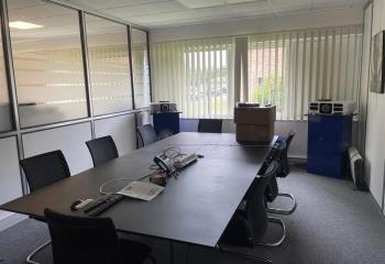 Location bureaux - Proche rocade Nord-Ouest et zone commerciale  à Wambrechies - 59118