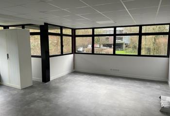 Bureaux à louer - Proximité commodités et transports  à Wasquehal - 59290