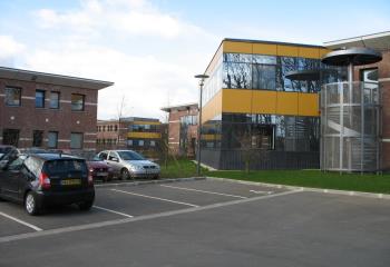 Location bureaux - Parc Paysager du Château Blanc, Tramway et SNCF  à Wasquehal - 59290
