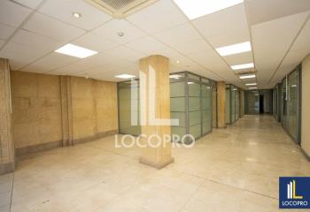 Local commercial à louer - Cours Sextius  à Aix-en-Provence - 13100