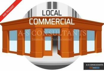 Local commercial à louer centre-ville - nombreux stationnements  à Annonay - 07100