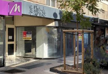 Location local commercial Bagnols-sur-Cèze (30200) - 64 m²  à Bagnols-sur-Cèze - 30200
