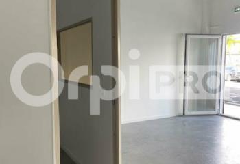 Location local commercial Baie-Mahault (97122) - 42 m²  à Baie-Mahault - 97122