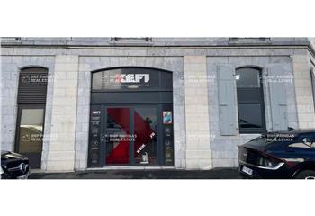 Location local commercial - Proche centre-ville  à Bayonne - 64100
