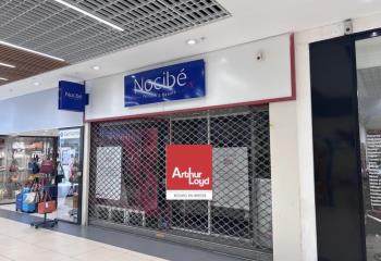 Local commercial à louer - Centre commercial Carrefour  à Bourg-en-Bresse - 01000