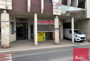 Local commercial à louer centre-ville  à Castelnau-le-Lez - 34170