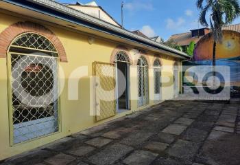 Location local commercial Cayenne (97300) - 60 m²  à Cayenne - 97300