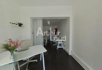 Location local commercial Courbevoie (92400) - 28 m²  à Courbevoie - 92400
