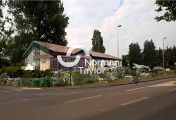 Local commercial à louer - Proximité Montpellier  à Fabrègues - 34690