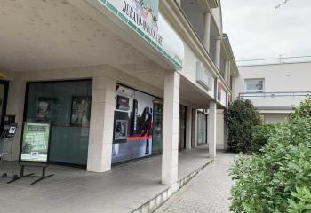 Local commercial à louer - Proche centre commercial  à Fleury-les-Aubrais - 45400