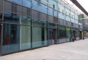 Local commercial à louer - Caserne de Bonne  à Grenoble - 38000