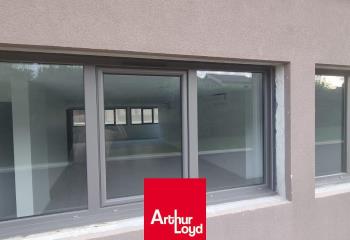 Local commercial à louer - Proche Villefranche-sur-Saône  à Jassans-Riottier - 01480