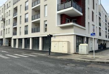 Local commercial à louer - Centre-ville  à Joué-lès-Tours - 37300