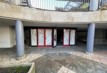 Location local commercial La Celle-Saint-Cloud (78170) - 350 m²  à La Celle-Saint-Cloud - 78170
