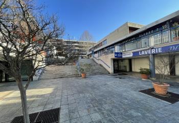 Location local commercial La Celle-Saint-Cloud (78170) - 850 m²  à La Celle-Saint-Cloud - 78170