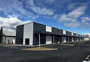 Location local commercial La Sauve (33670) - 445 m²  à La Sauve - 33670