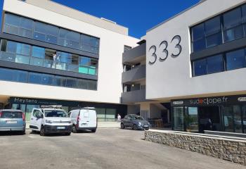 Local commercial à louer - Proche Auchan  à La Seyne-sur-Mer - 83500