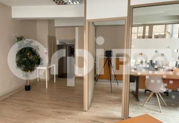 Location local commercial Mâcon (71000) - 67 m²