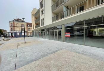 Location local commercial Magenta (51530) - 114 m²  à Magenta - 51530