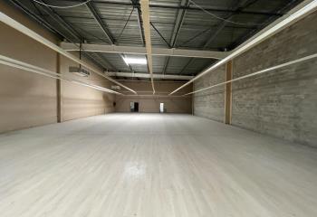 Location local commercial Méru (60110) - 618 m²  à Méru - 60110