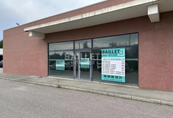 Local commercial à louer - Proche commerces  à Montauroux - 83440