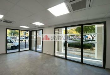 Local commercial à louer - Angle boulevard Jean Jaurès  à Nîmes - 30000