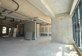 Local commercial à louere - Métros Porte de Clignancourt et Porte de la Chapelle  à Paris 18 - 75018