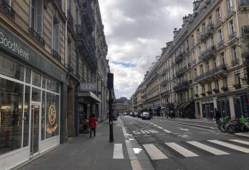 Location local commercial Paris 9 (75009) - 74 m²  à Paris 9 - 75009