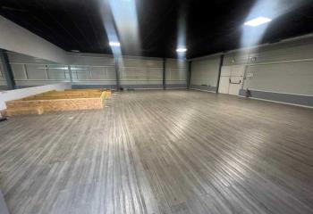Location local commercial Roissy-en-Brie (77680) - 1250 m²  à Roissy-en-Brie - 77680