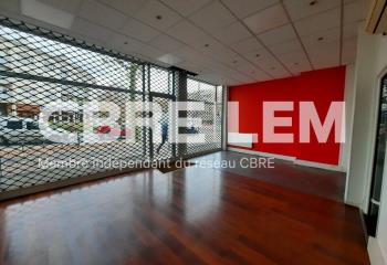 Local commercial à louer - Proche métro et bus  à Rouen - 76000