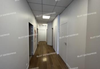 Location local commercial Saint-Jacques-de-la-Lande (35136) - 90 m²  à Saint-Jacques-de-la-Lande - 35136