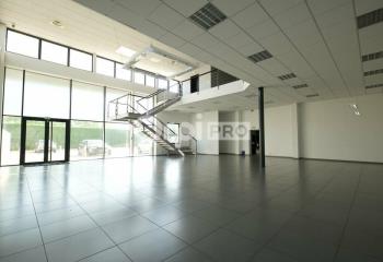 Local commercial à louer - Proche D1006  à Saint-Quentin-Fallavier - 38070