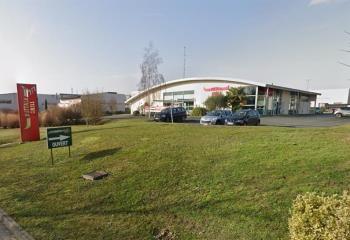 Local commercial à louer - Proche centre-ville et autoroute A10  à Saintes - 17100