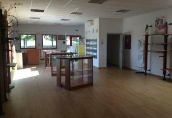 Location local commercial Sausheim (68390) - 476 m²  à Sausheim - 68390