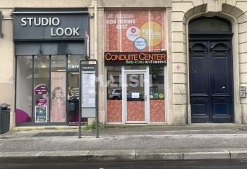 Local commercial à louer - Avenue Roger Salengro  à Villeurbanne - 69100
