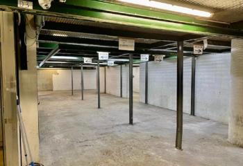 Location entrepôt - Proximité A3 et transports en commun  à Bagnolet - 93170