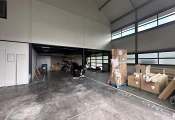 Location entrepôt - Proche RER D et bus  à Brie-Comte-Robert - 77170