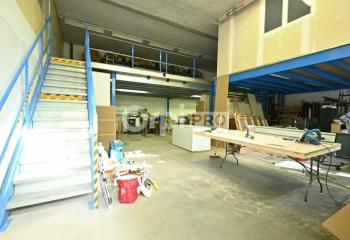 Local d'activité à louer - Proche SPA et axes autoroutiers
