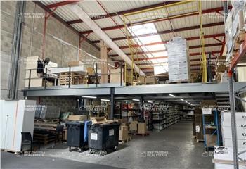 Location entrepôt et bureaux - Proximité rocade  à Bruges - 33520