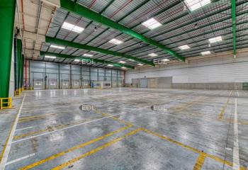 Cellule logistique à louer - Proche A15 et A16