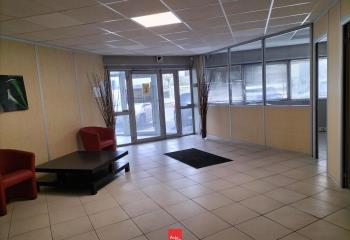 Local d'activité à louer - Proche autoroute et bus  à Claix - 38640
