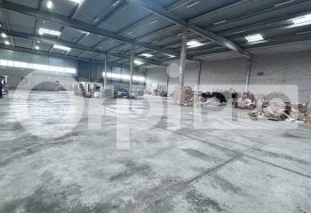 Location activité/entrepôt Combs-la-Ville (77380) - 2582 m²  à Combs-la-Ville - 77380