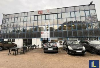 Location entrepôt - Proche autoroutes et terrain de 13 000 m²  à Contes - 06390