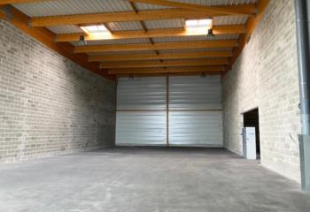 Location activité/entrepôt Élancourt (78990) - 1397 m²  à Élancourt - 78990